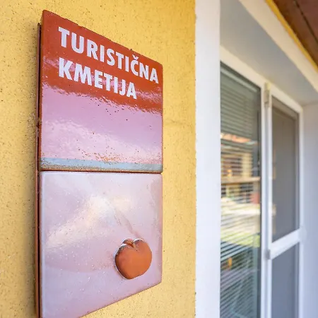 Fortun Estate - Apartmaji Ob Reki Kolpi * Metlika