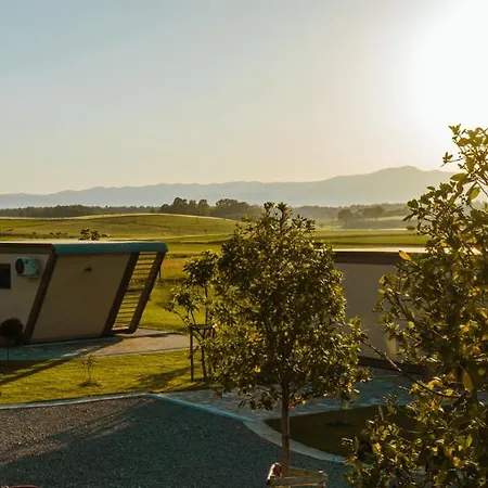 Fortun Estate - Apartmaji Ob Reki Kolpi Séjour à la ferme *