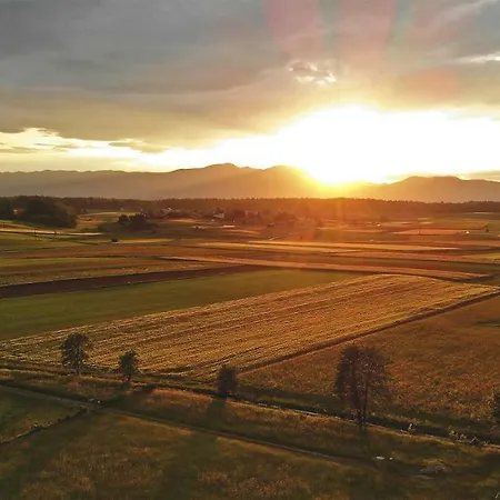 Fortun Estate - Apartmaji Ob Reki Kolpi Metlika