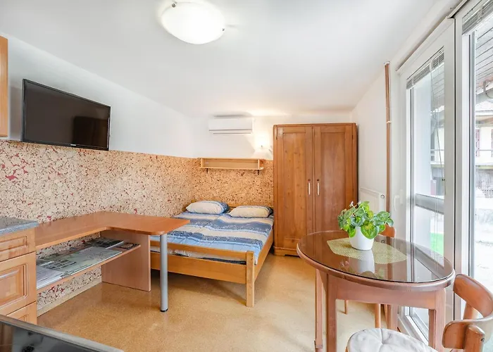 Farm stay Fortun Estate - Apartmaji Ob Reki Kolpi Metlika