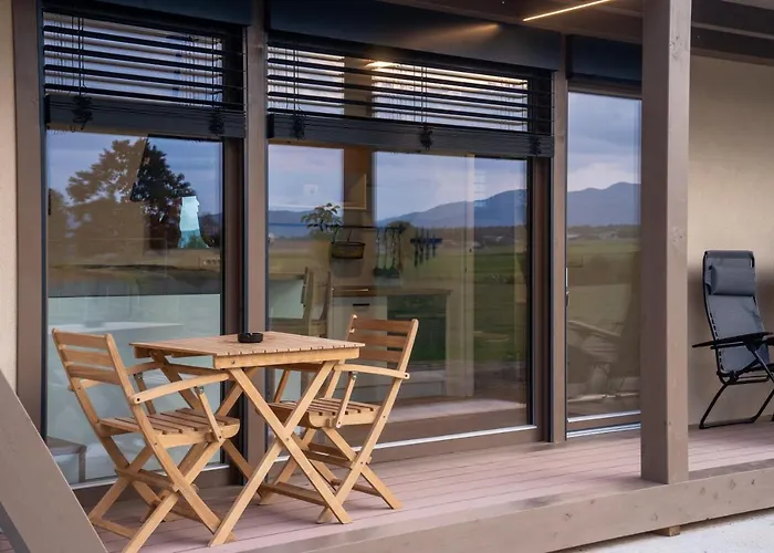 Farm stay Fortun Estate - Apartmaji Ob Reki Kolpi *