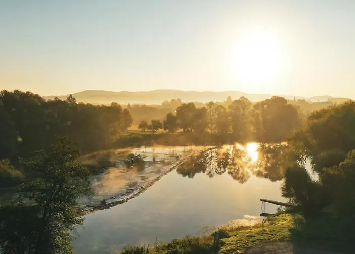 Fortun Estate - Apartmaji Ob Reki Kolpi Κατάλυμα σε φάρμα