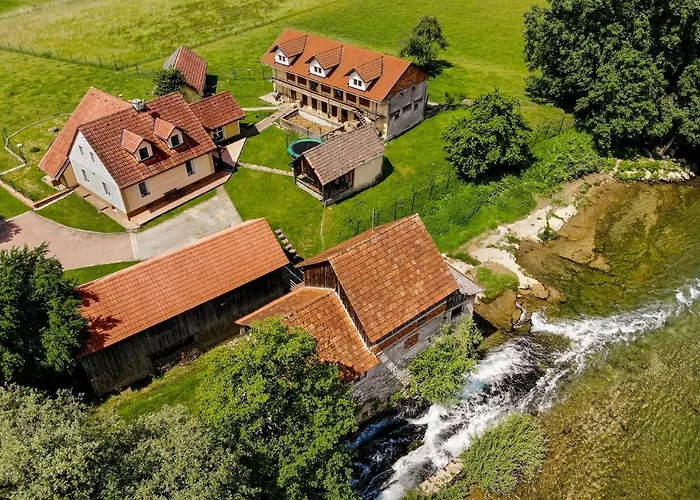 Fortun Estate - Apartmaji Ob Reki Kolpi Farm stay